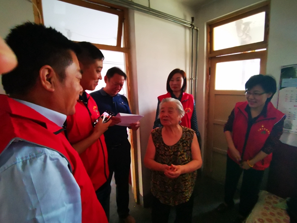 社企幫扶促共建 “雙節”走訪送溫暖――山東三箭集團走訪慰問世紀園社區先模及困難家庭